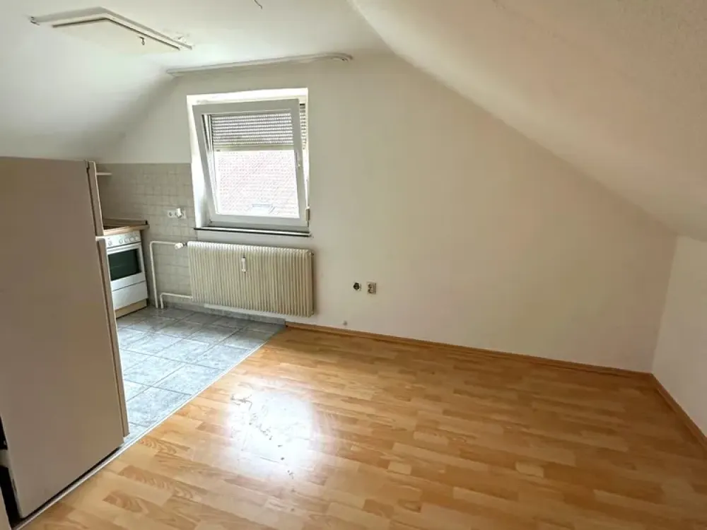 Gemütliche 2,5-Zimmerwohnung mit Küchenzeile in ruhiger Lage AN EINZELPERSON