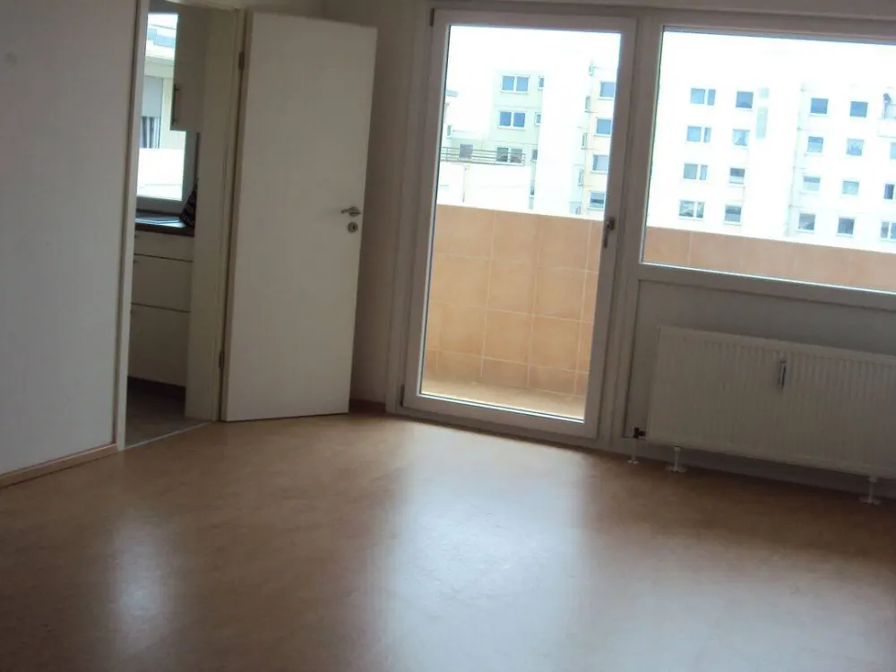 Geräumige und ruhige 1 Zimmer Wohnung