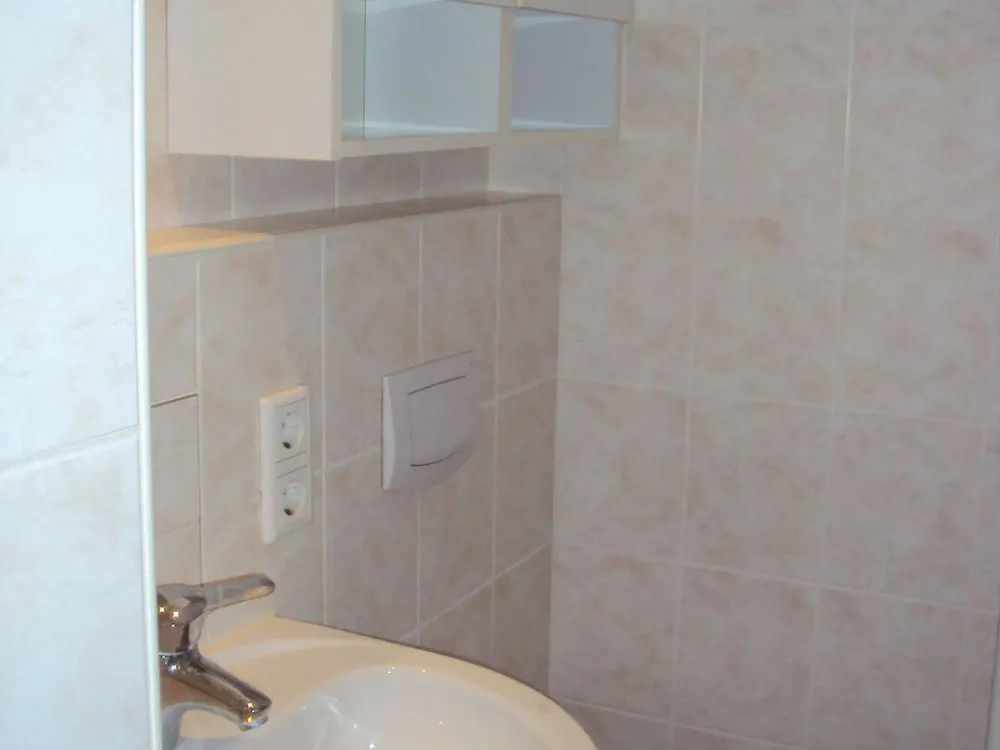 Geräumige und ruhige 1 Zimmer Wohnung