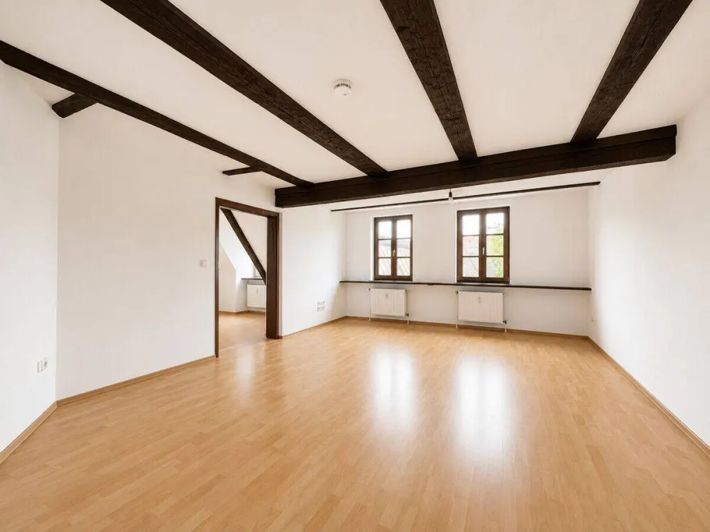Charaktervolle DG-Wohnung mit historischem Flair im Herzen von Nürnberg - inkl. neuem Bad und Küche
