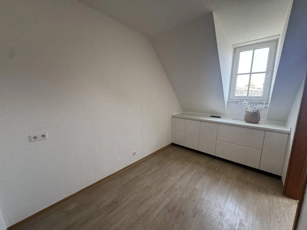 Ideal für Paare & Homeoffice: Wohnung in einer Vila in Toplage mit 2 separaten Arbeitsbereichen