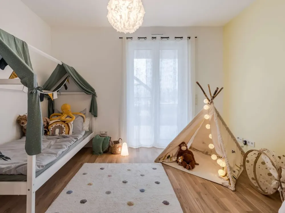 STADTPLATZ: Helle Wohnung mit durchdachtem Grundriss und Balkon
