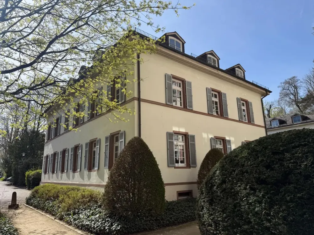Wohnen am Kurpark- hochwertig möblierte Wohnung
