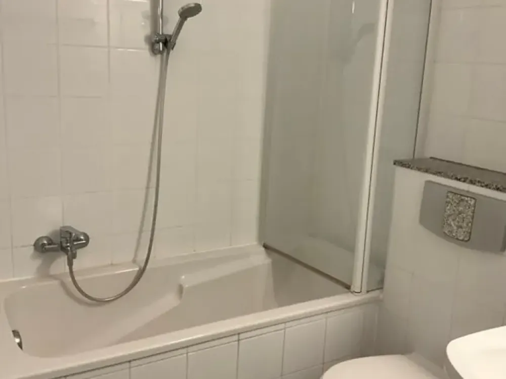 erster Monat mietfrei für Renovierungsarbeiten, 2 Zimmer an der Glienicker Spitze