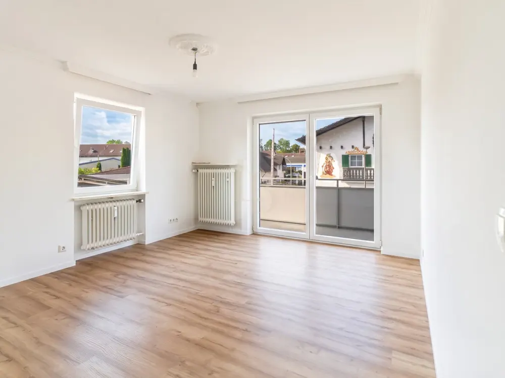 Bezugsfrei & frisch renoviert | Helle 3-Zimmer-Wohnung mit großem Balkon in Unterhaching