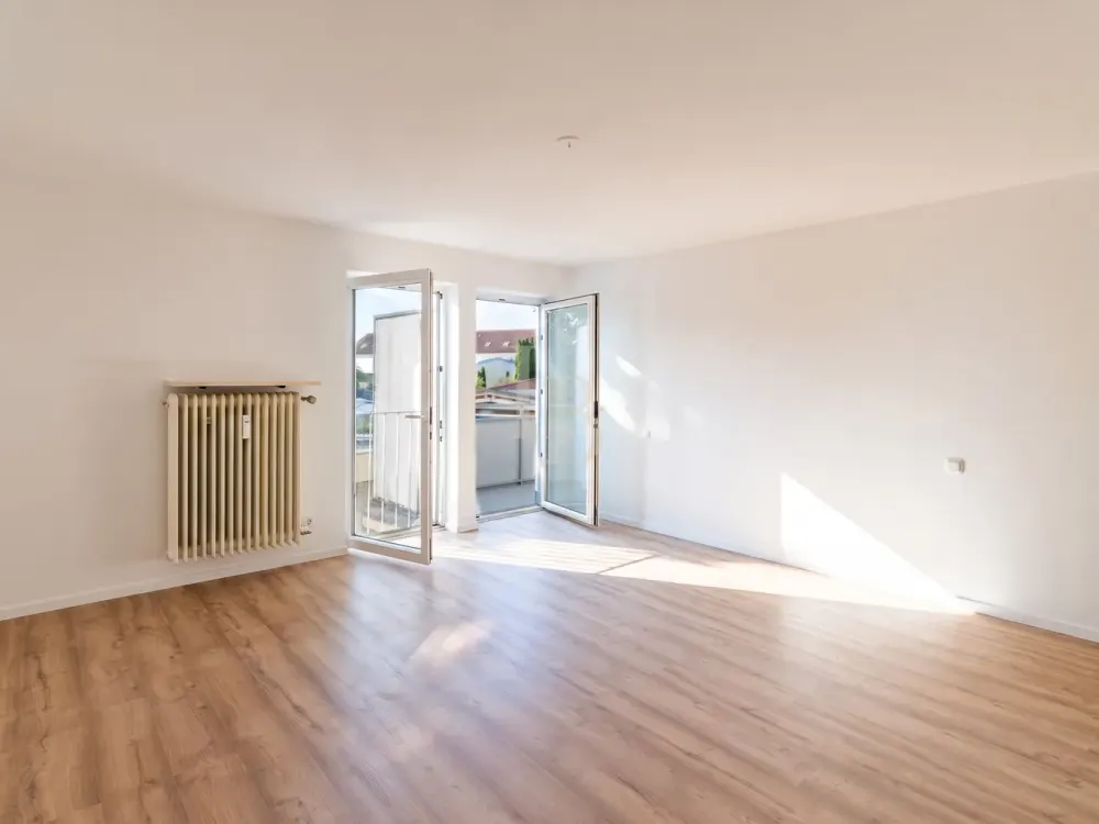 Bezugsfrei & frisch renoviert | Helle 3-Zimmer-Wohnung mit großem Balkon in Unterhaching