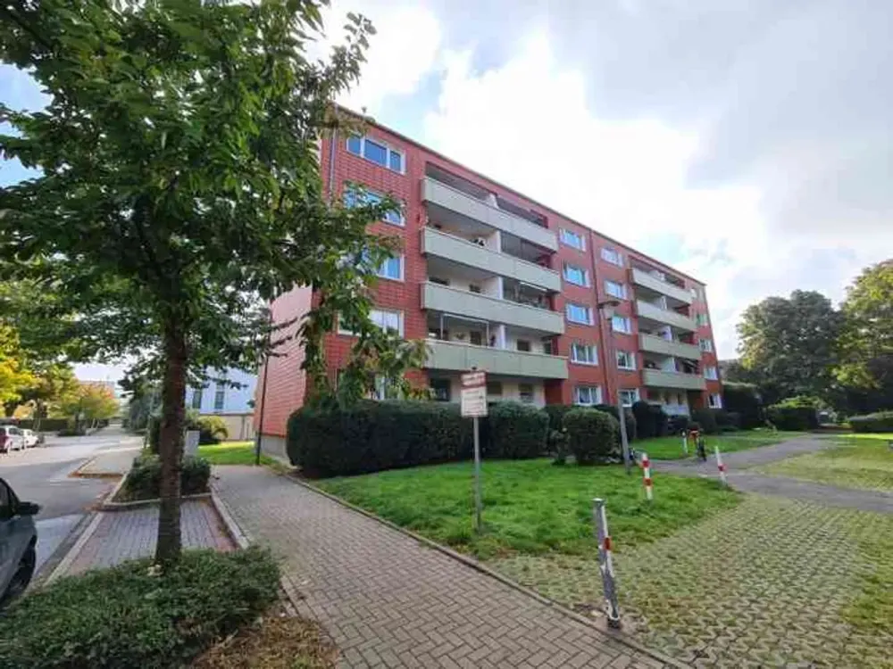 Ab 01.08.2026: günstig geschnittene 3-Zimmer-Wohnung