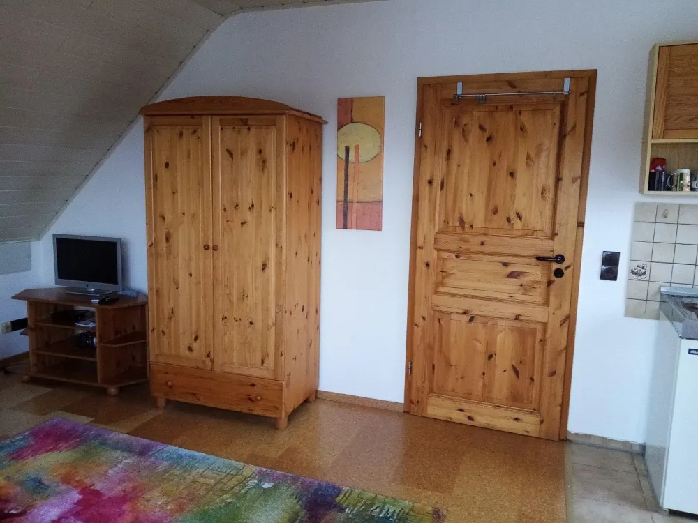 Gemütliche möblierte DG-Wohnung