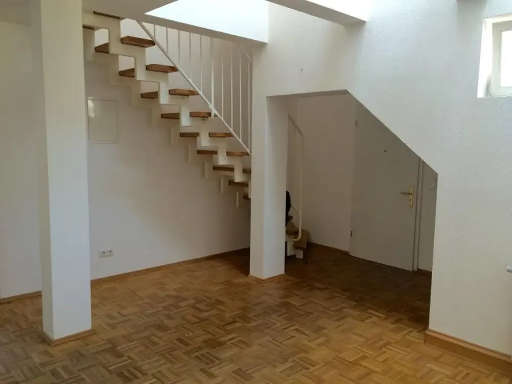 BEFRISTET DG Maisonette in Top Lage Marienstr. 10117