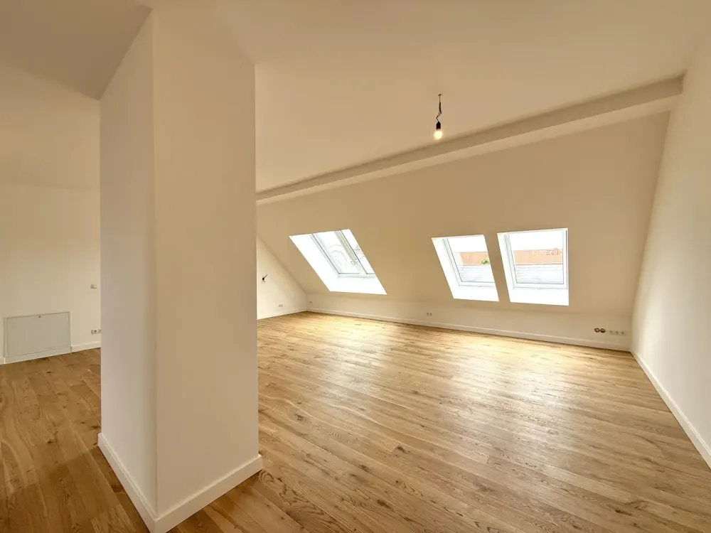 Hochwertige Dachgeschosswohnung über den Dächern Pankows