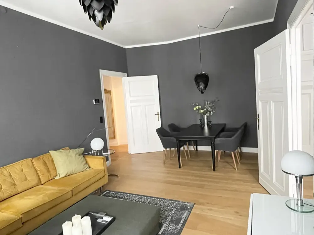 Hochwertig sanierte Altbauwohnung in bester Lage des westfälischen Viertels an der Spree