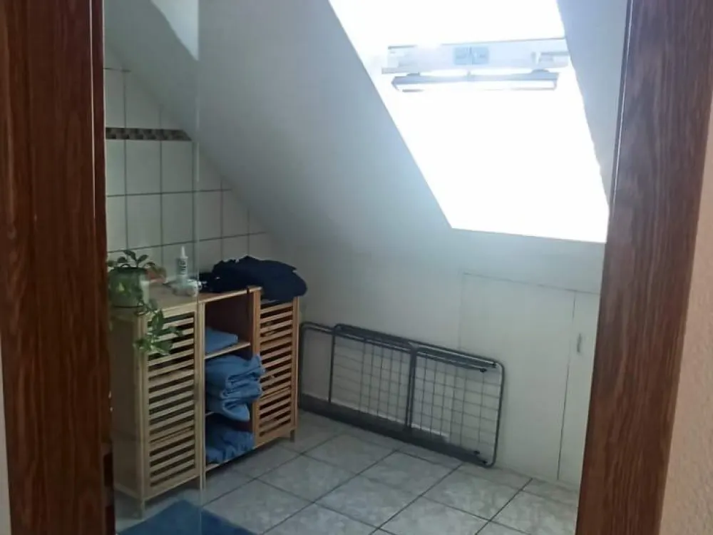 Helle 2 Zimmer DG Wohnung Deizisau