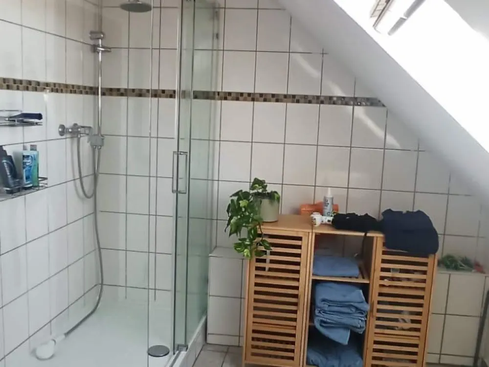 Helle 2 Zimmer DG Wohnung Deizisau