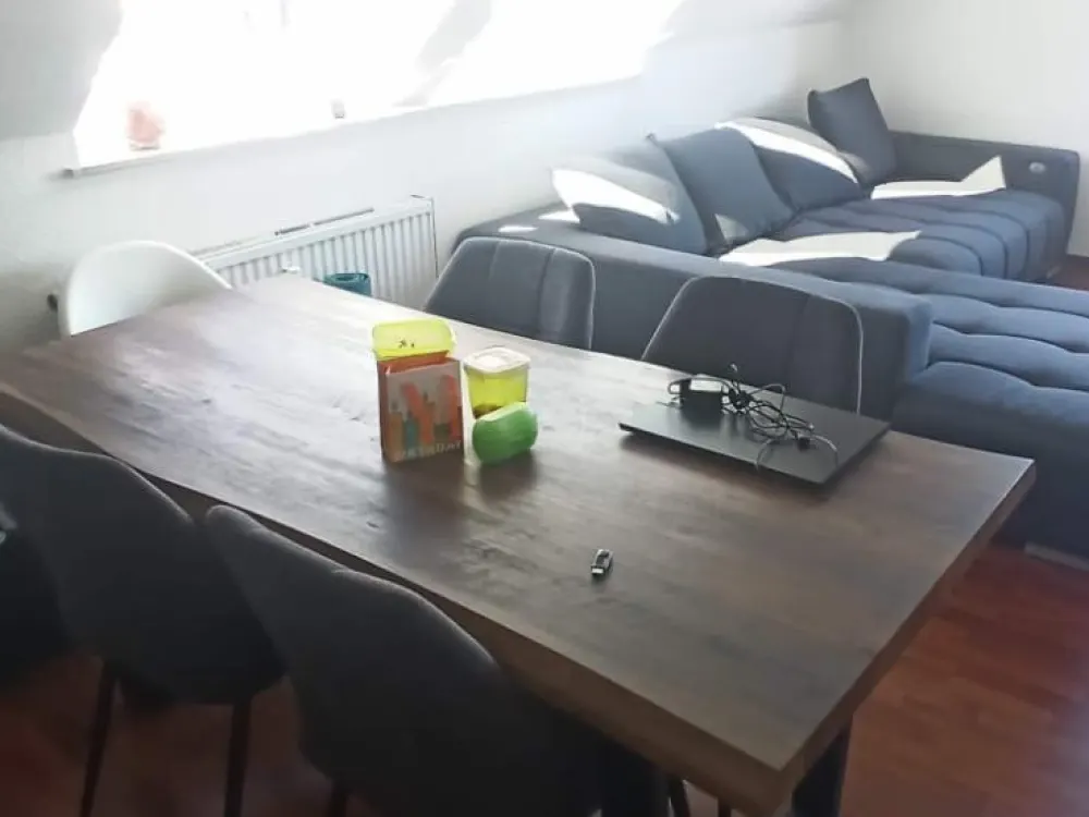 Helle 2 Zimmer DG Wohnung Deizisau