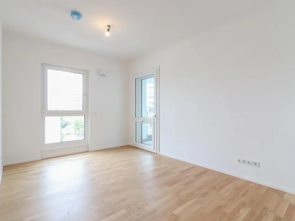 Großzügig geschnittene 4-Zi.-Wohnung mit zwei Balkonen & zwei Tageslichtbädern *ERSTBEZUG*