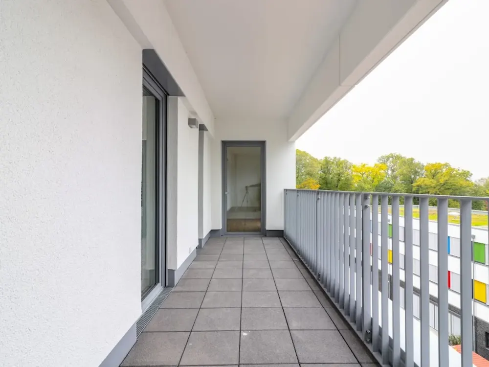 Großzügig geschnittene 4-Zi.-Wohnung mit zwei Balkonen & zwei Tageslichtbädern *ERSTBEZUG*