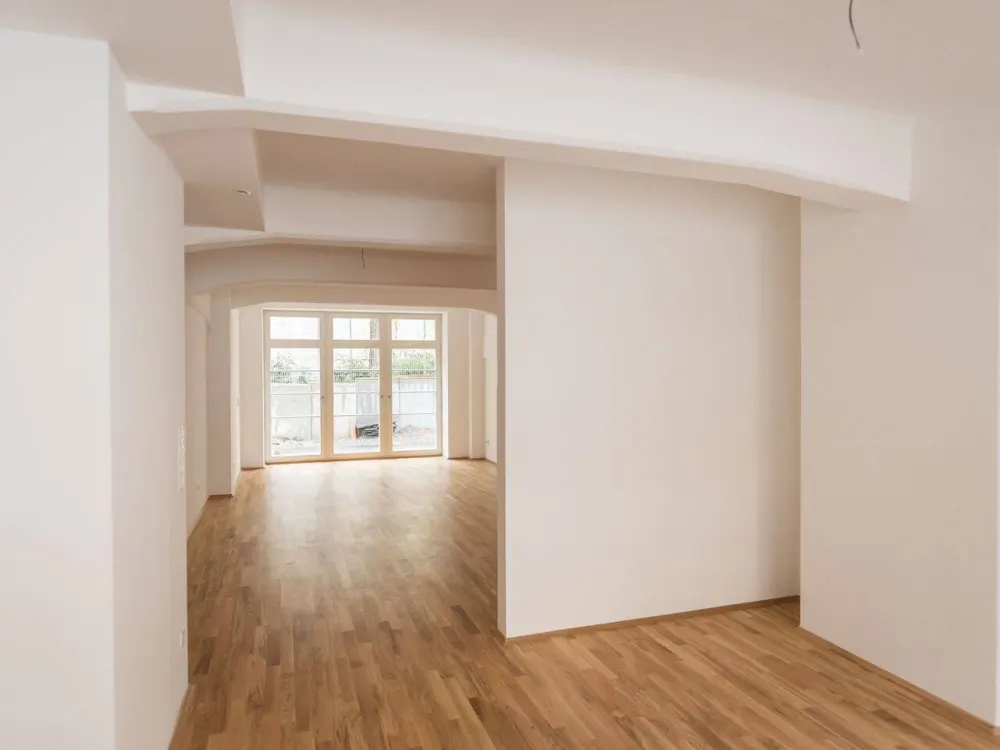 SCHÖNE 3-RAUM-WOHNUNG IM SOUTERRAIN IN OPTIMALER CITYLAGE IM GRAFISCHEN HOF - WOHNEN IM LOFTSTIL
