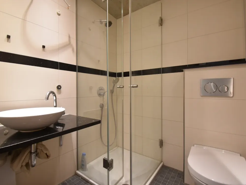 Mitten in D-Altstadt! Modernes Apartment mit Balkon