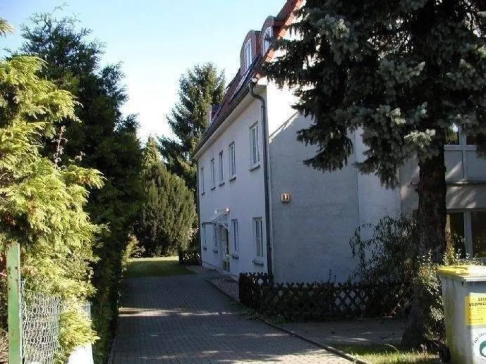 GEMÜTLICHE 3 Zimmer-Wohnung in grüner Wohnlage von Berlin-Buckow im 1.OG