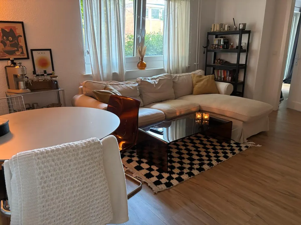 Möblierte 2-Zimmer-Wohnung. BEFRISTETE UNTERMIETUNG (6MONATE)