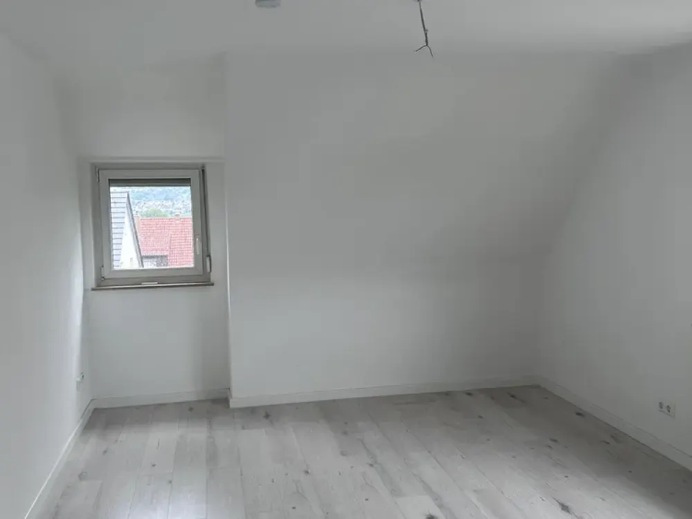 Erstbezug nach Sanierung: 2-Zimmer-Wohnung in Stuttgart-Zuffenhausen