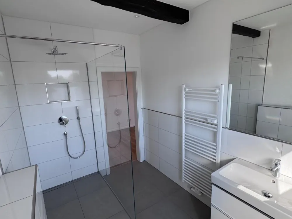 Sanierte 2,5 Zimmer- Dachgeschosswohnung mit Loftcharakter