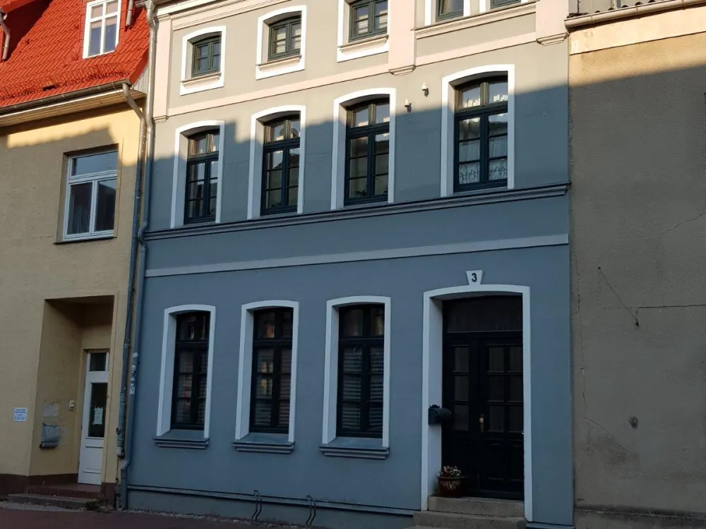Etagen-/Dachgeschoss-Wohnung in Schwaan zur Miete