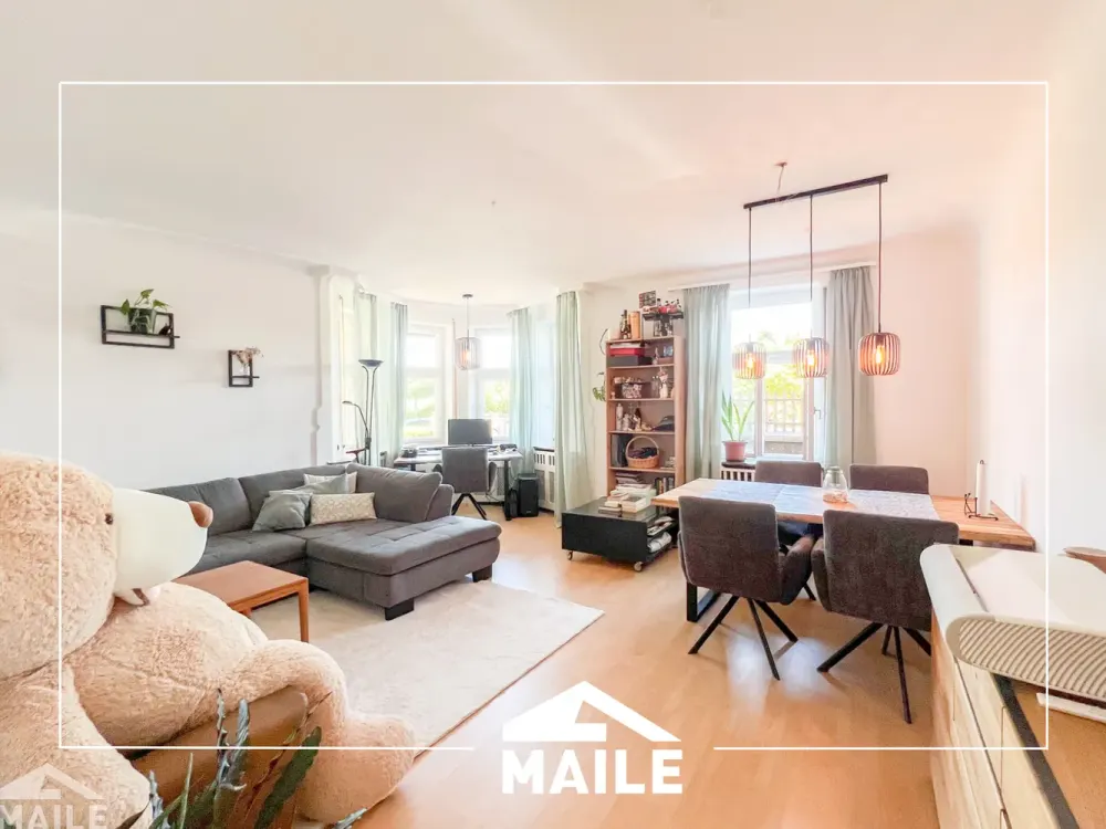 Großzügige 3,5 Zimmerwohnung mit EBK, Terrasse in ruhiger Lage von Stuttgart.