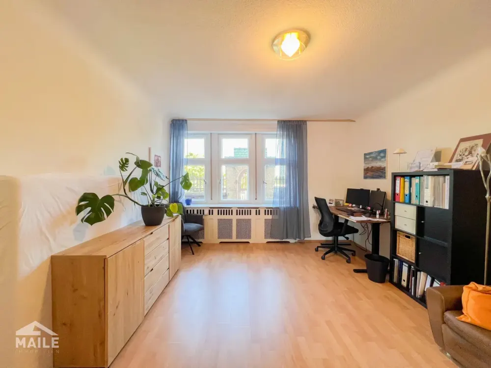 Großzügige 3,5 Zimmerwohnung mit EBK, Terrasse in ruhiger Lage von Stuttgart.