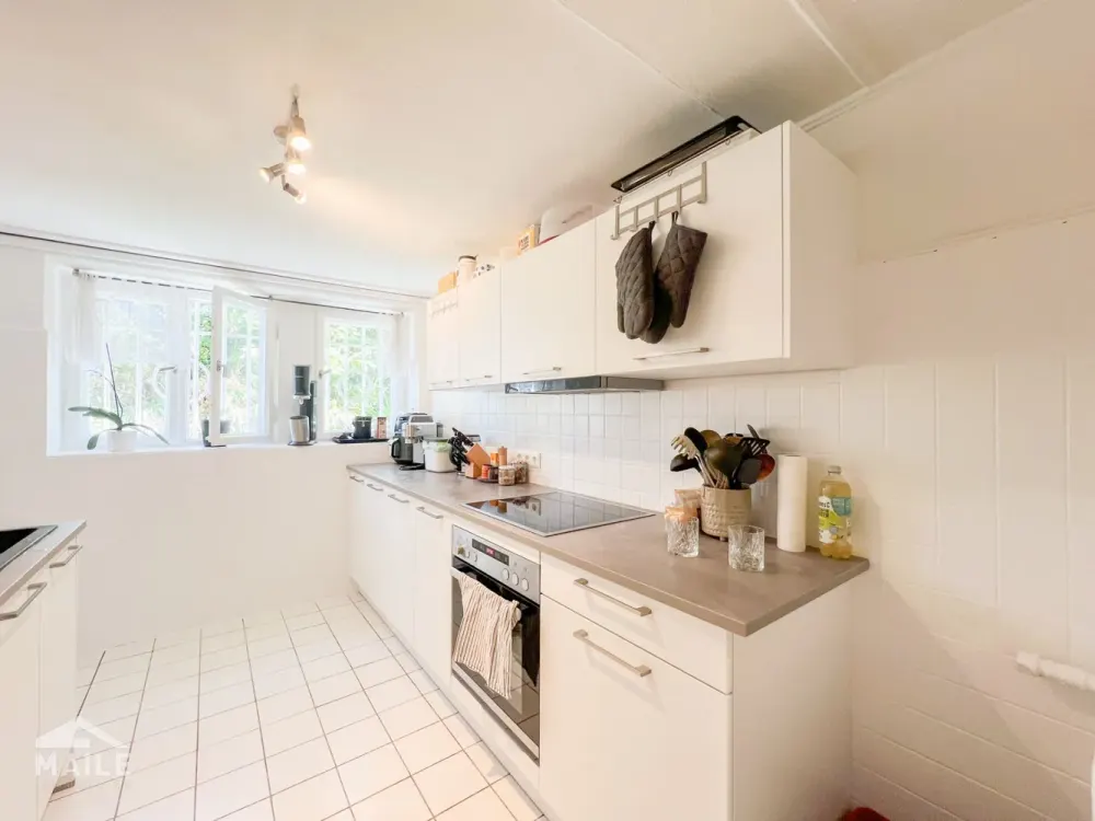 Großzügige 3,5 Zimmerwohnung mit EBK, Terrasse in ruhiger Lage von Stuttgart.
