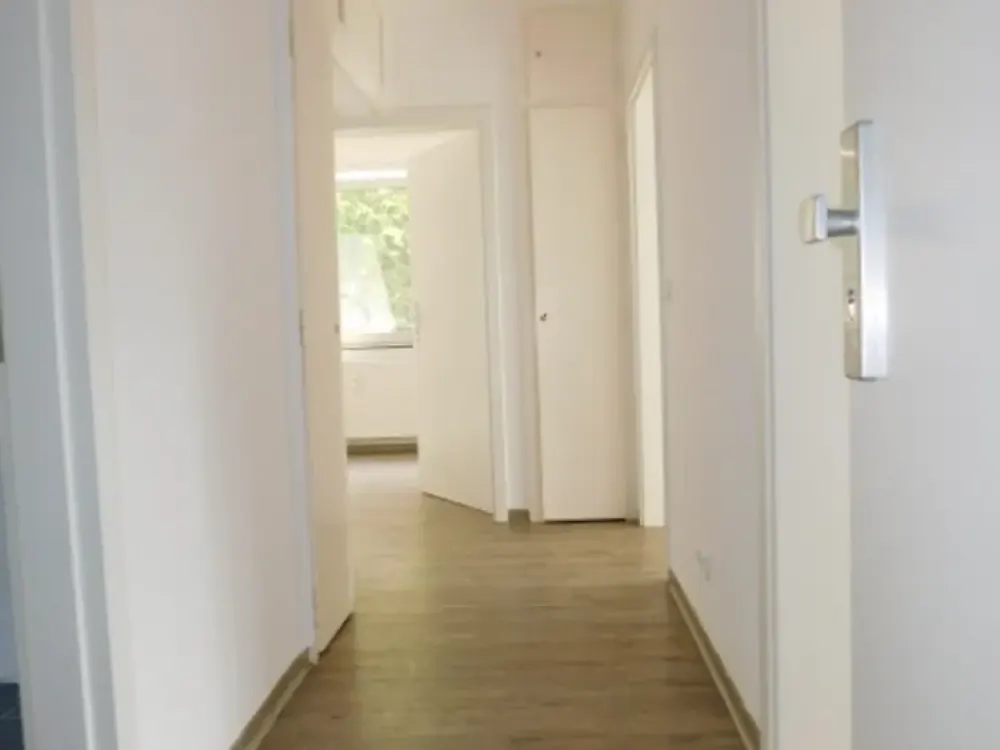***Tolle 2-Zimmerwohnung im EG renoviert mit Einbauküche und Balkon***