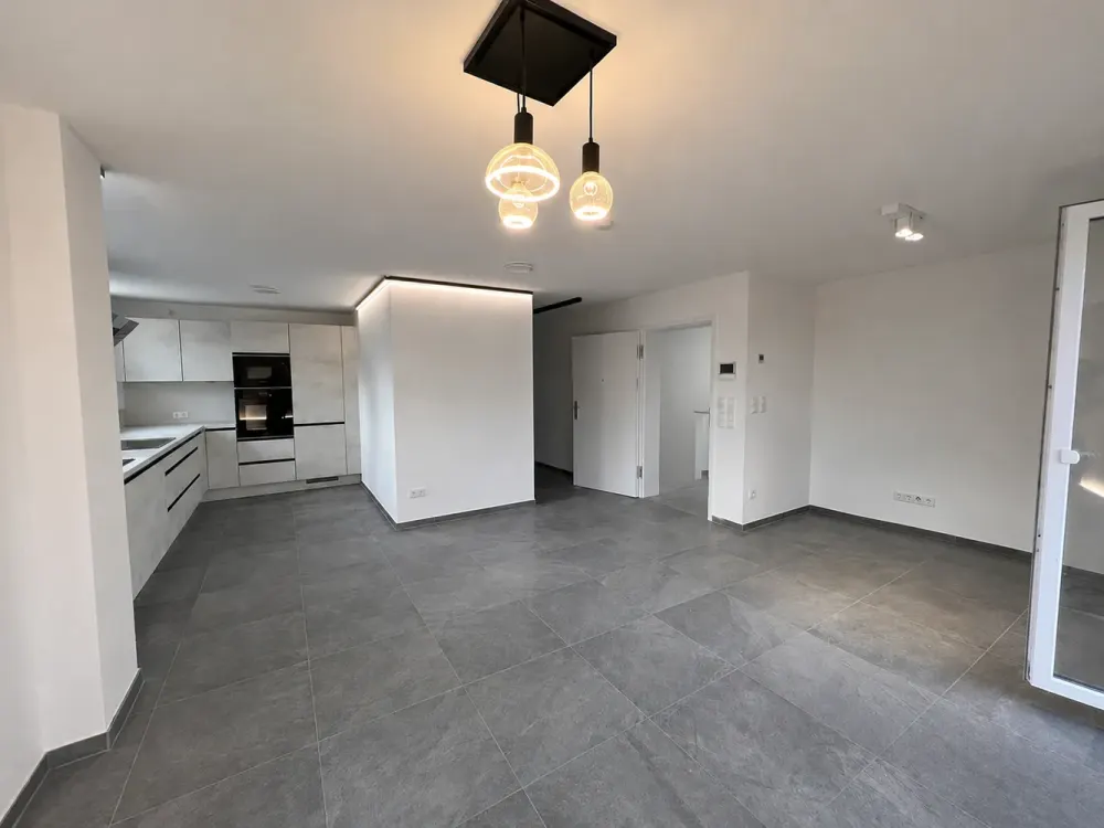 DG-Maisonette mit 3 Zimmern, 2 Bädern, Balkon & Einbauküche im Zentrum Sindelfingens