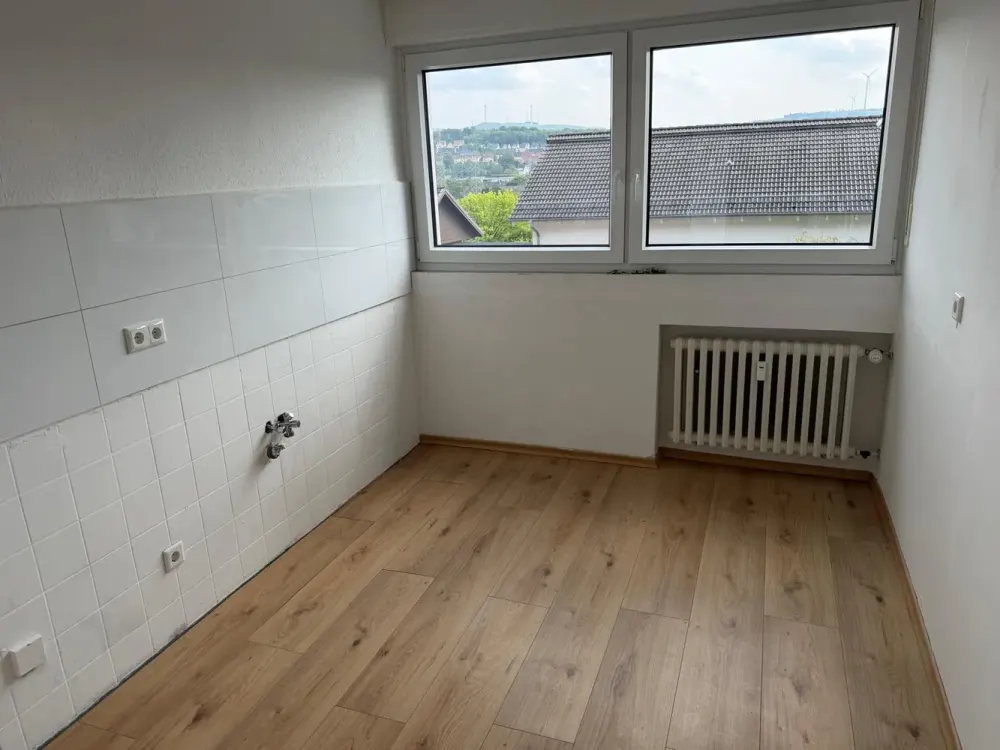 Feel at Home in Hagen! Spacious 3-Room Apartment for Rent!