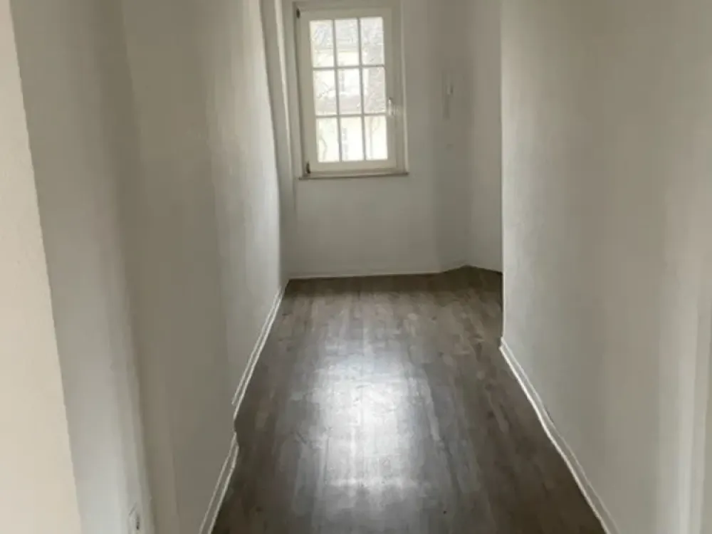 Schöne 3-Zimmerwohnung mit modernisierten Tageslichtbad und Laminat...