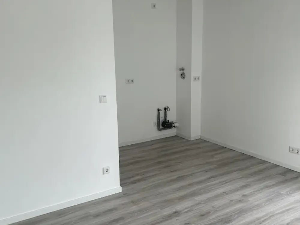 +++3-Zimmerwohnung mit Badewanne und Balkon