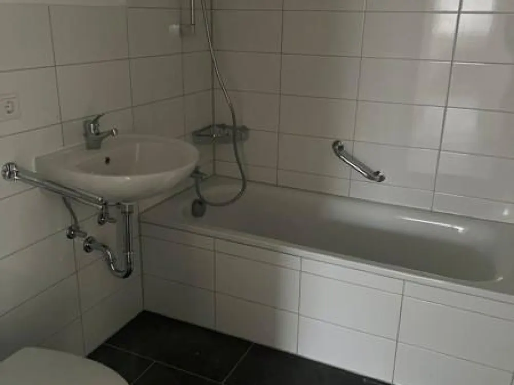 Praktisch geschnittene 2-Zimmer-Wohnung - für Sie renoviert!