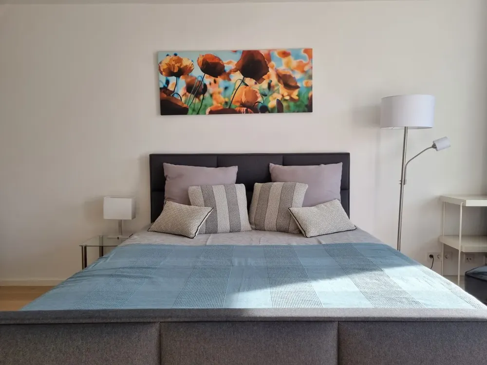 Traumhafte Wohnung mit Terrasse und Grünblick - vollmöbliert- Mietdauer 4-6 Monate