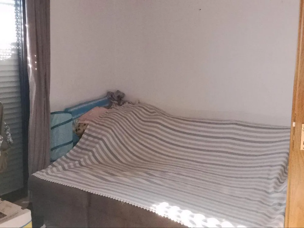 Ein Zimmer zu vermieten