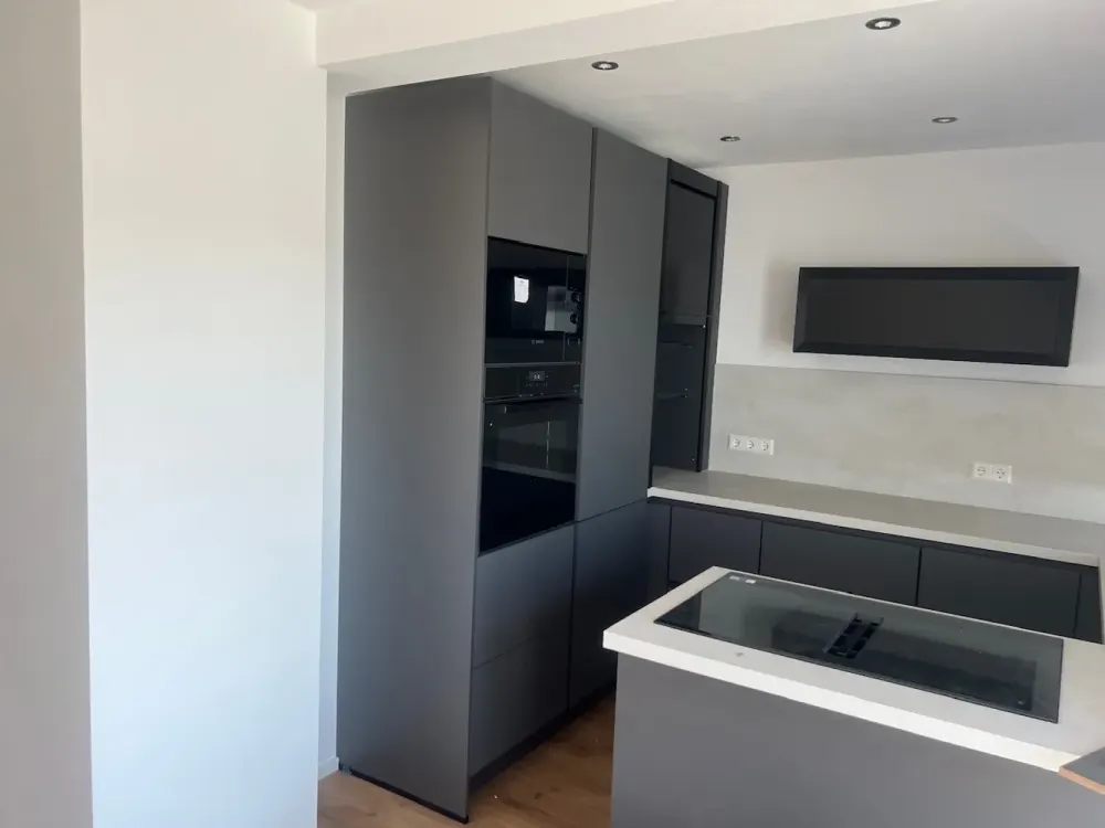 Erstbezug nach Sanierung: Geschmackvolle 4-Raum-Maisonette-Wohnung mit geh. Innenausstattung