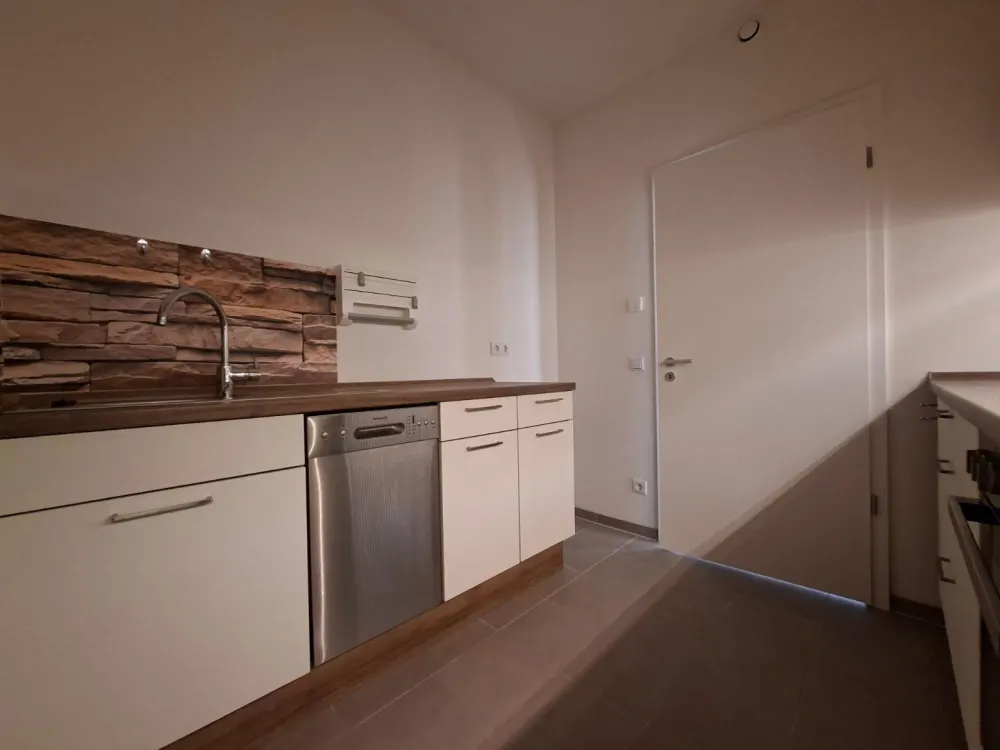 Moderne 2 Raumwohnung mit Balkon und Tiefgaragenstellplatz in Dresden
