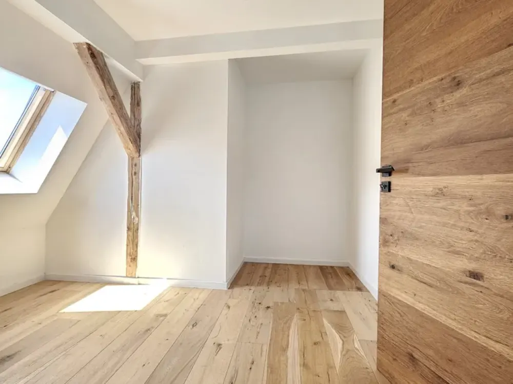 Hoch Hinaus: Stilvolle 4-Zimmer-Maisonettewohnung mit traumhaftem Ausblick über Stuttgart West