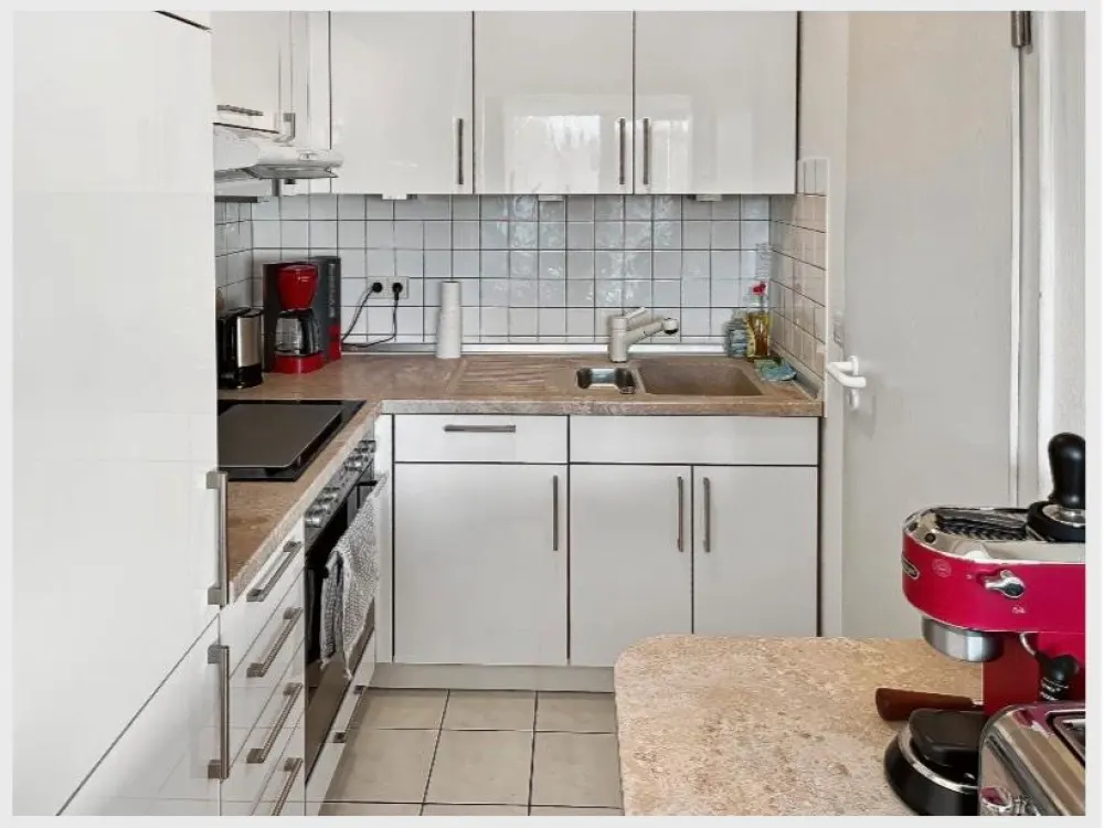 3 Zimmer Erdgeschosswohnung mit Balkon und Garage zu vermieten