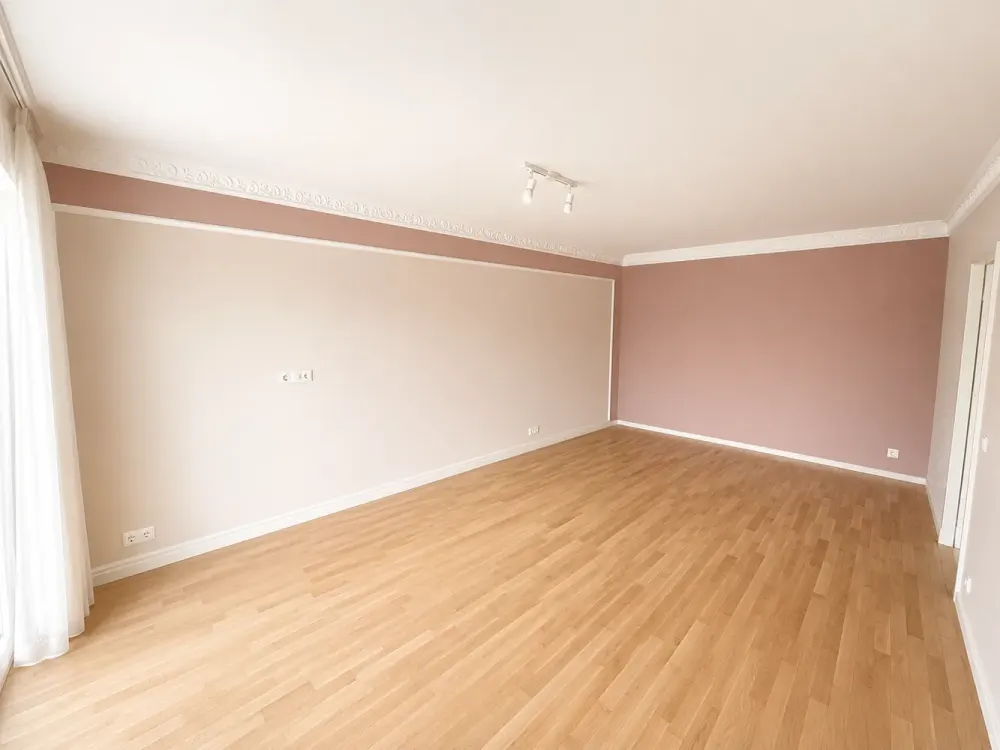 großzügige 3,5-Zimmer-Wohnung mit zwei Loggien und Tiefgaragenstellplatz in Dortmund-Holzen