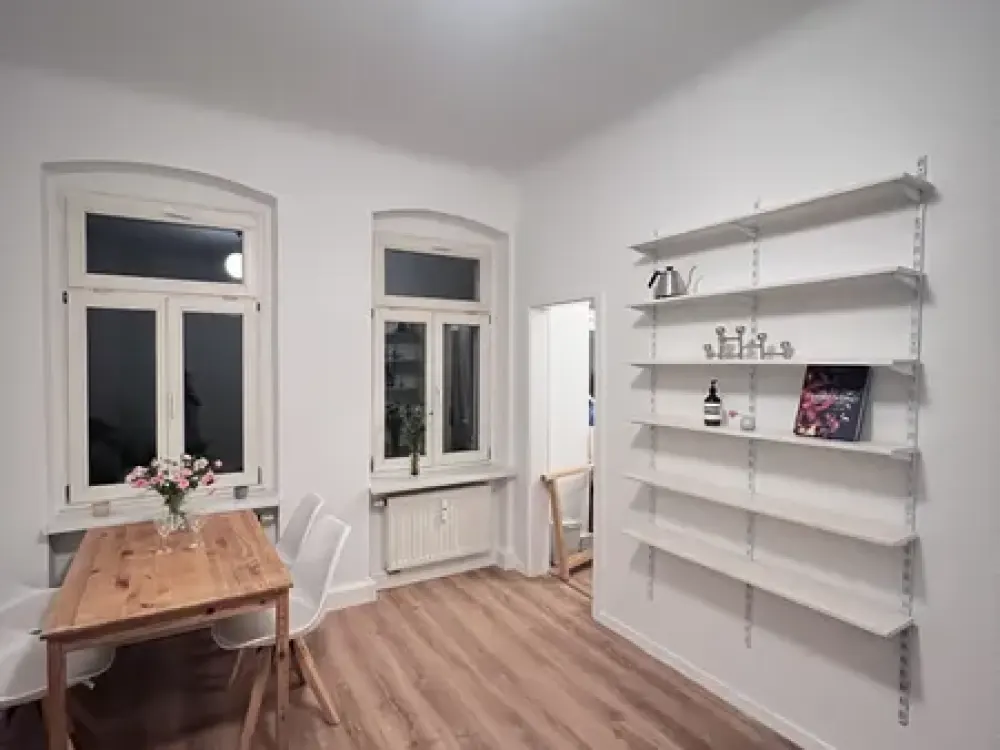 Frisch renovierte, hochwertig möblierte 2-Zimmer-Altbauwohnung in Leipzig, ab sofort
