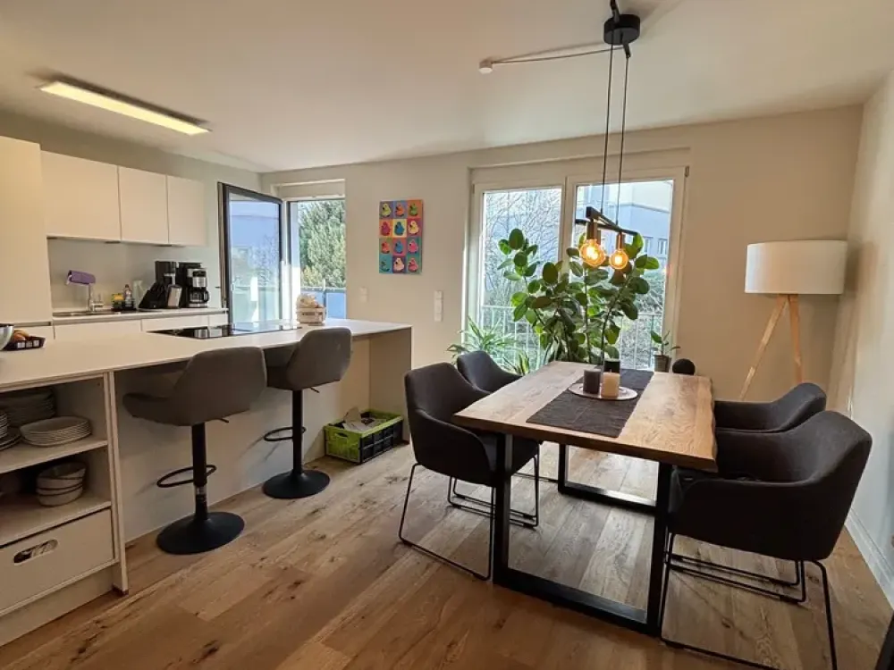 Modern 3-Room Apartment in City Location