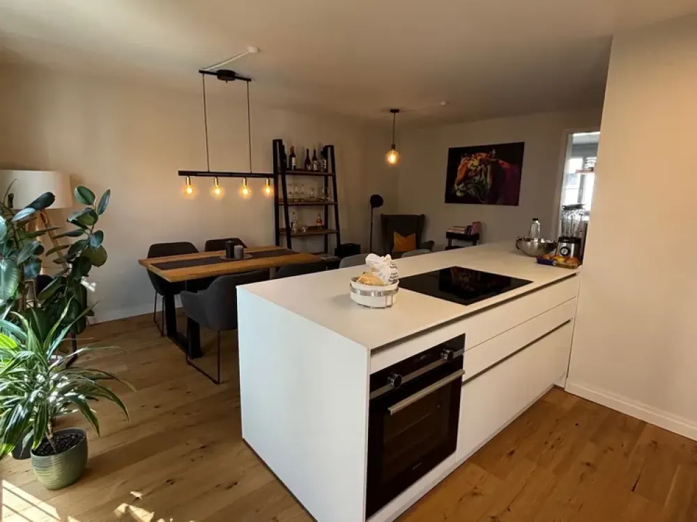 Modern 3-Room Apartment in City Location