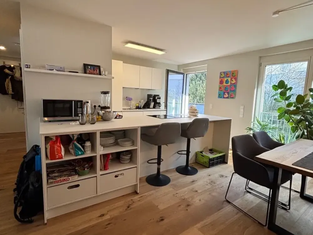 Modern 3-Room Apartment in City Location