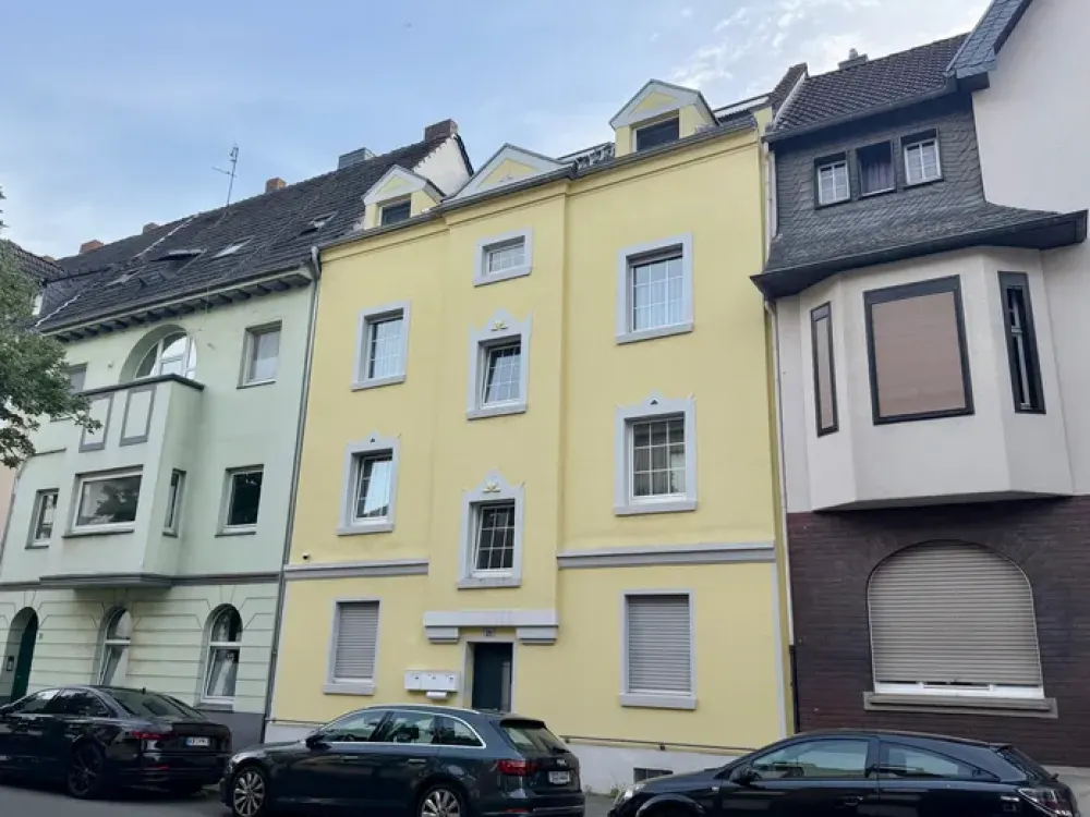 Gepflegte Wohnung mit Einbauküche in ruhiger und zentraler Lage!