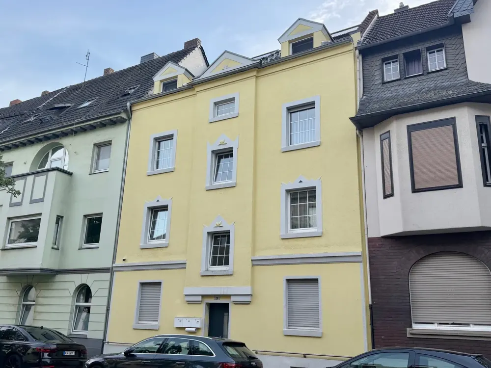 Gepflegte Wohnung mit Einbauküche in ruhiger und zentraler Lage!