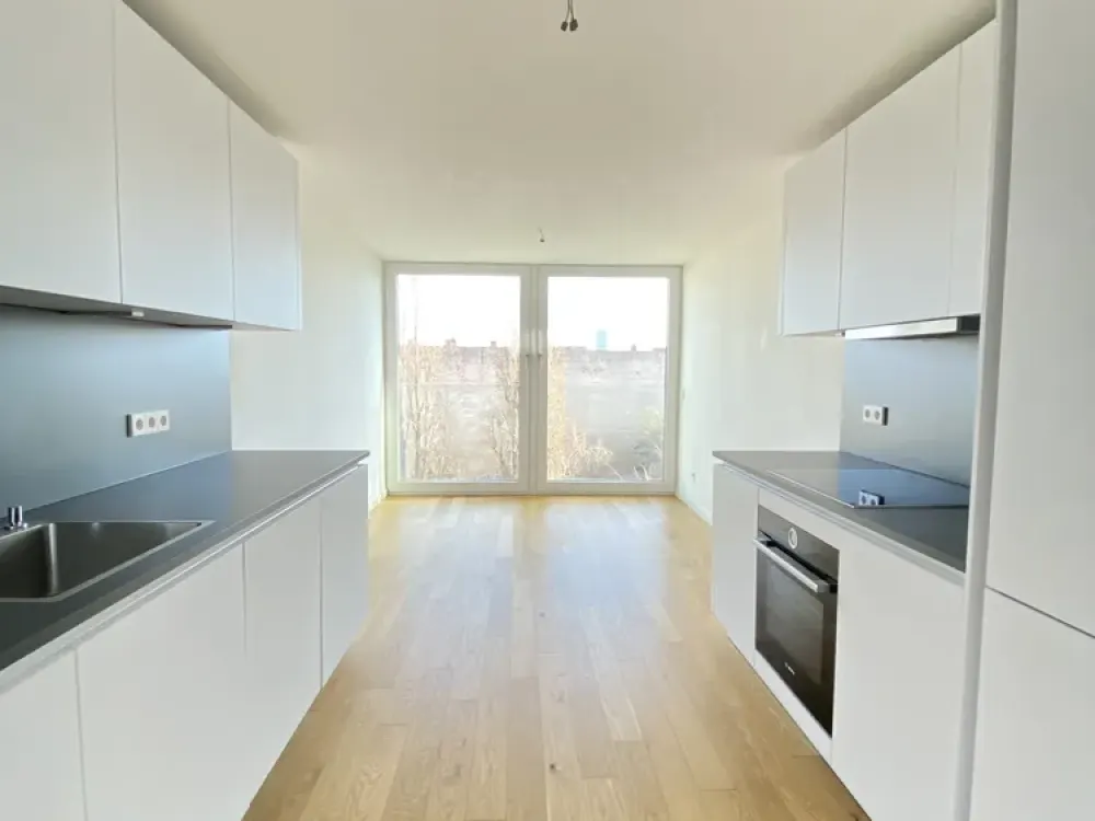 *1MonatMietfrei* 1 Zimmer Dachgeschosswohnung mit Dachterrasse und Einbauküche in Neukölln